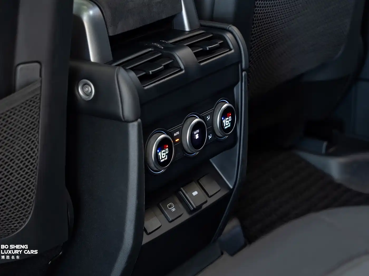 Land Rover Defender 2023 Model 110 3.0T P400 X-DYNAMIC HSE фото 21