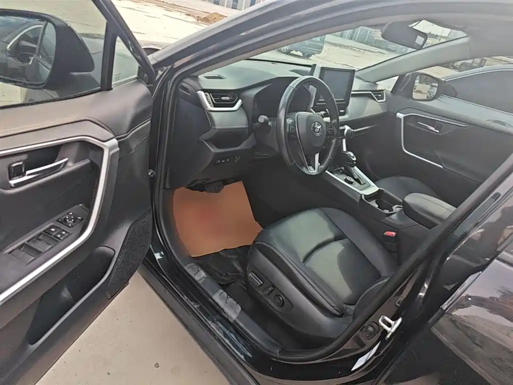 Toyota RAV4 Rongfang 2020 Hybrid 2.5L E-CVT 4WD Elite PLUS фото 12