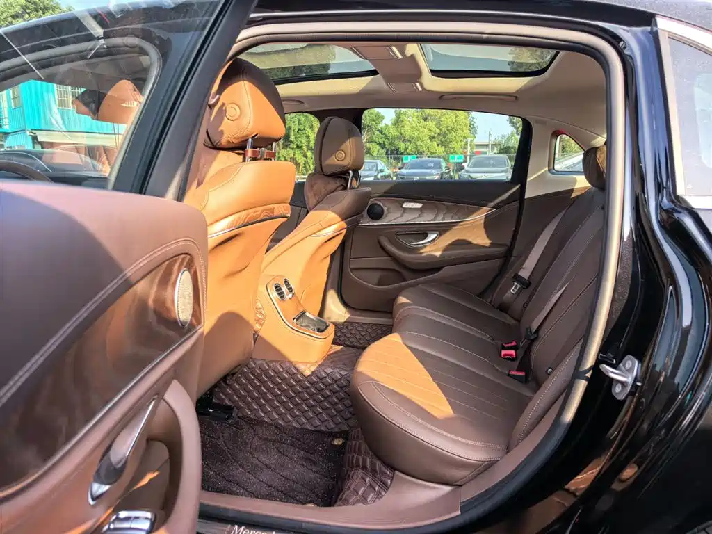 Mercedes-Benz E-Class 2023 E 300 L Fashion фото 10