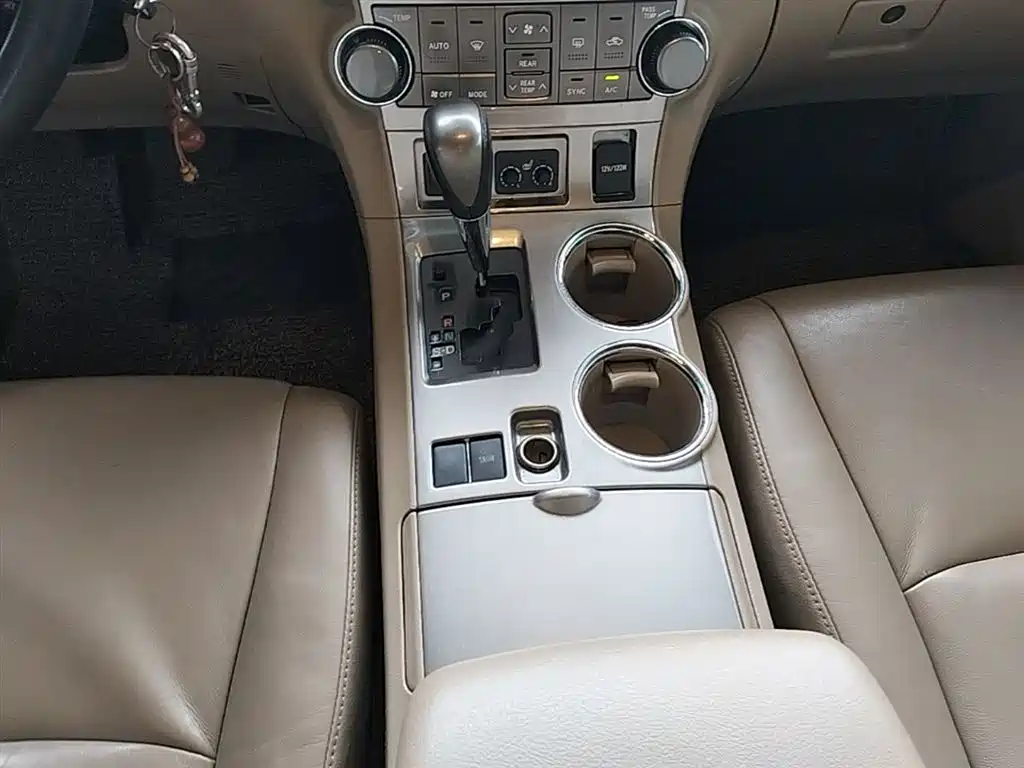 Toyota Highlander 2012 2.7L 2WD 7-Seater Luxury Edition фото 14