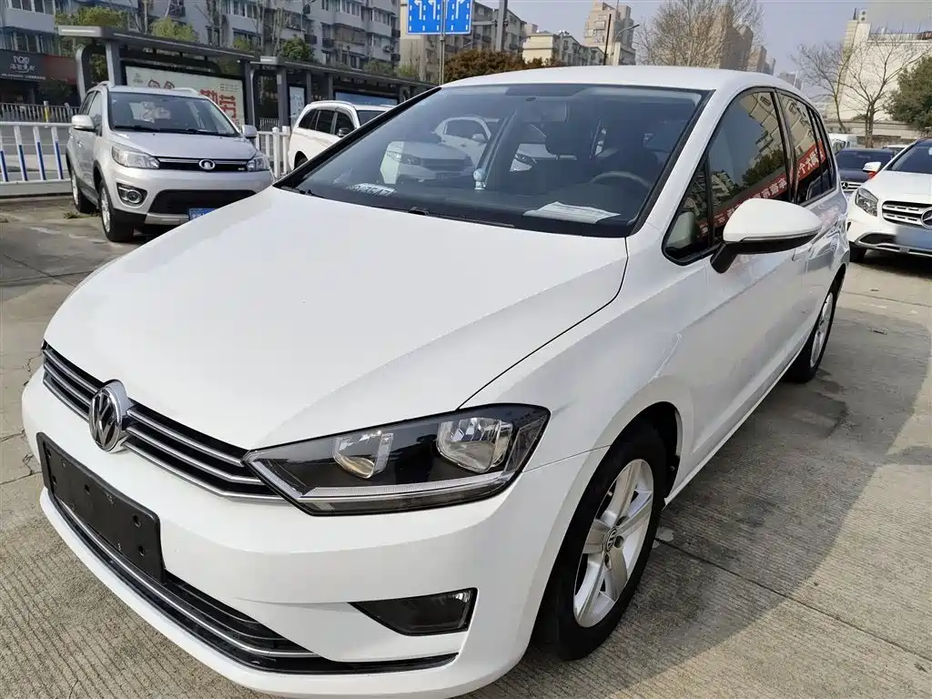 Volkswagen Golf Sportsvan 2018 1.6L Automatic Comfort фото 2