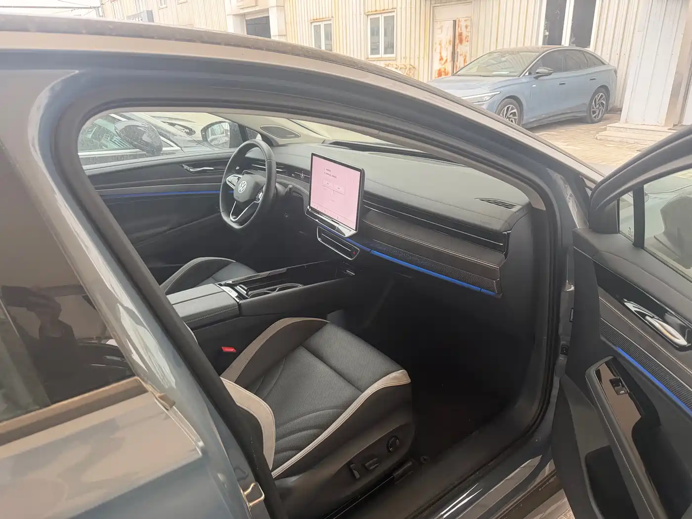 VOLKSWAGEN ID.7 VIZZION