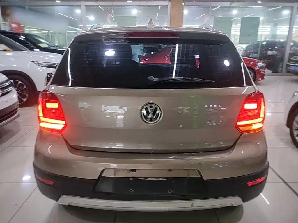 Фото 6 - Volkswagen Polo