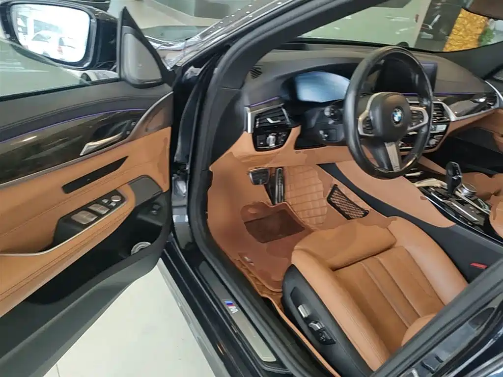 BMW 6 Series GT 2019 630i M Sport Package фото 13