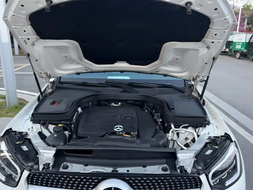 MERCEDES-BENZ GLC