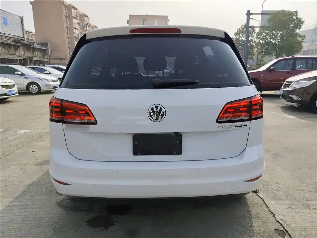 Volkswagen Golf Sportsvan 2018 1.6L Automatic Comfort фото 6