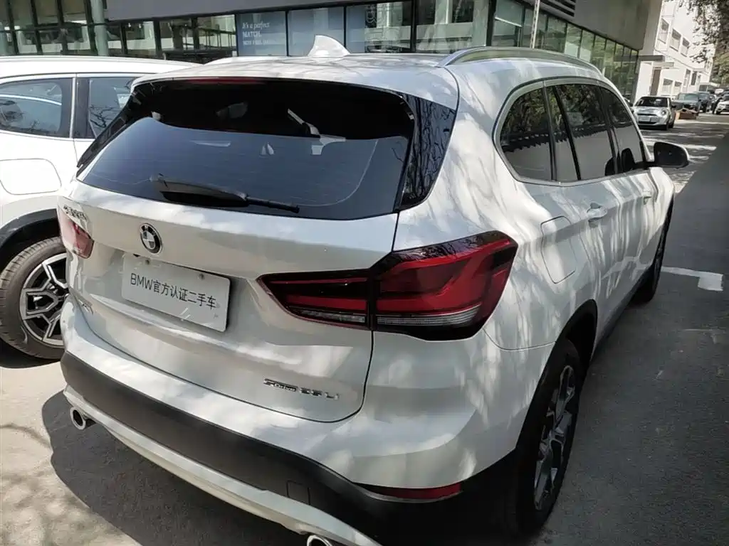 BMW X1 2022 sDrive25Li Leading фото 12