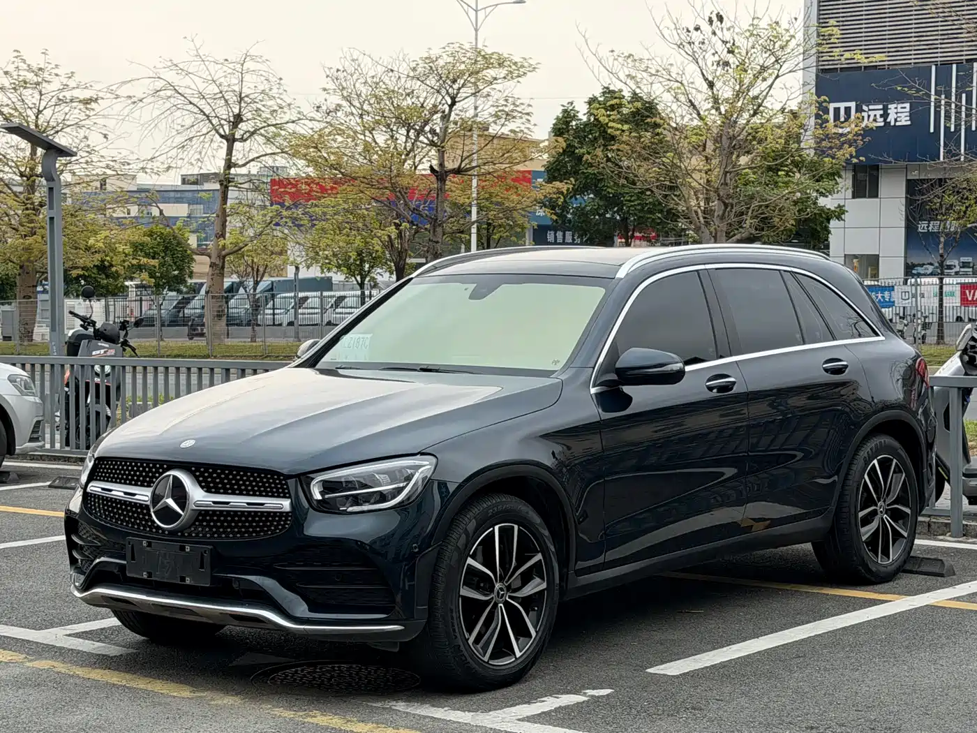MERCEDES-BENZ GLC