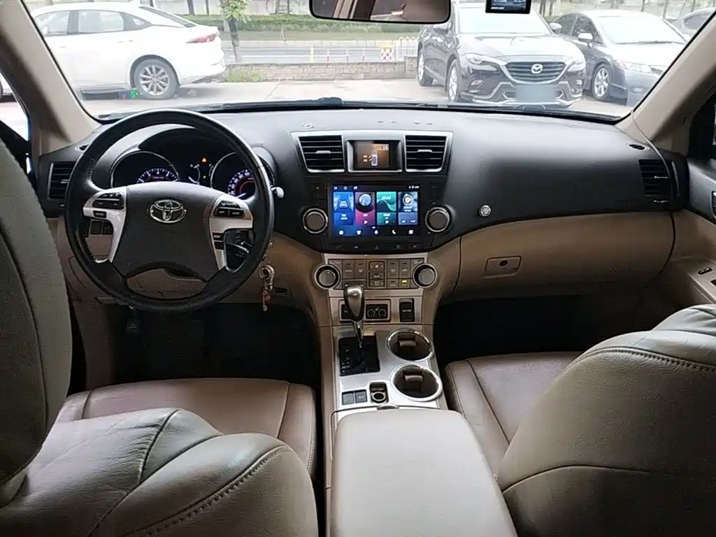 Toyota Highlander 2012 2.7L 2WD 7-Seater Luxury Edition фото 10