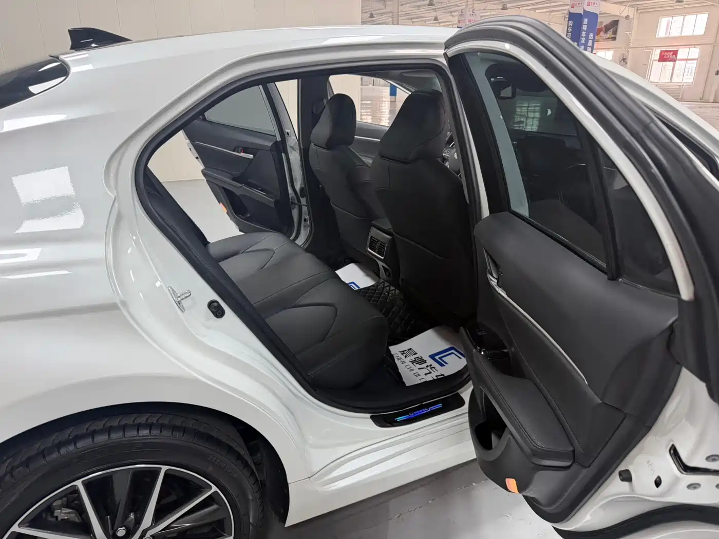 Toyota Camry 2021 2.5G Luxury Edition фото 13