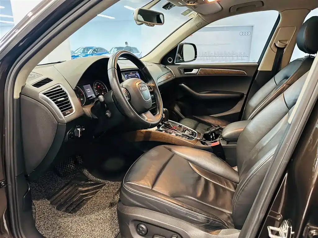 Audi Q5 (Import) 2010 3.2FSI Sport фото 10