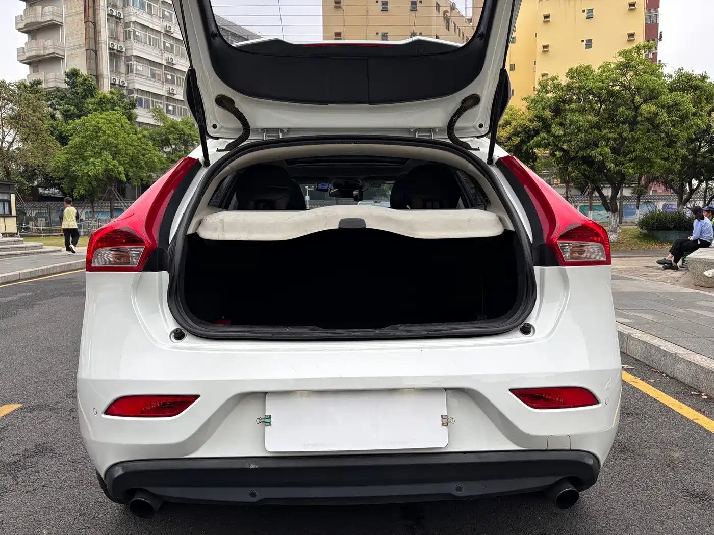 Фото 7 - Volvo V40