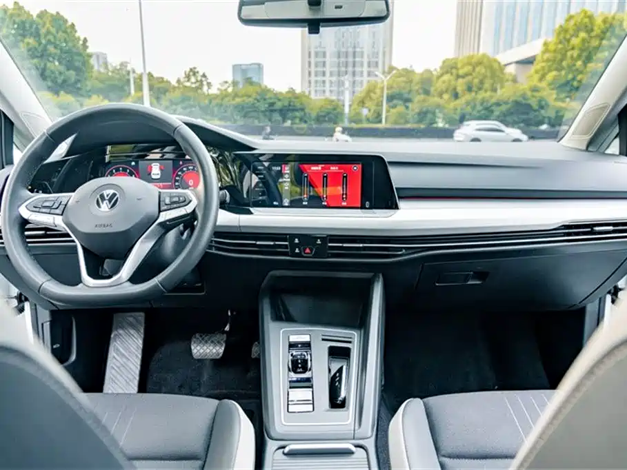 Volkswagen Golf 2021 200TSI DSG Pro фото 10