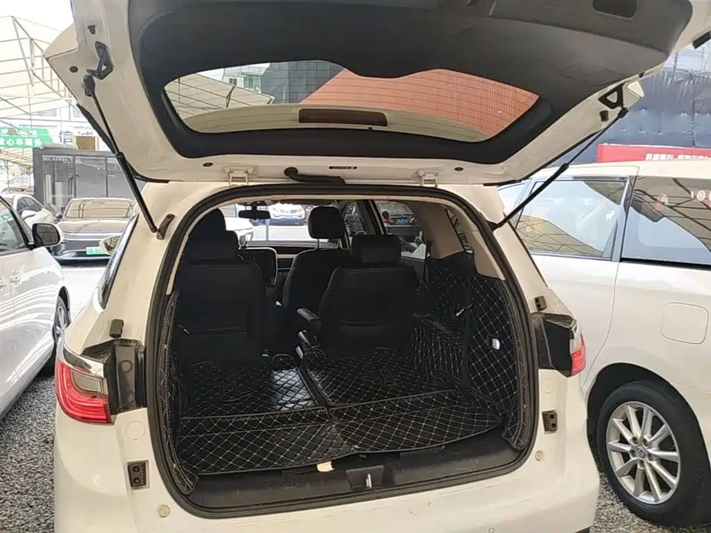 BYD Song MAX 2018 1.5T Auto Smart Connected Elite 6-Seater фото 19