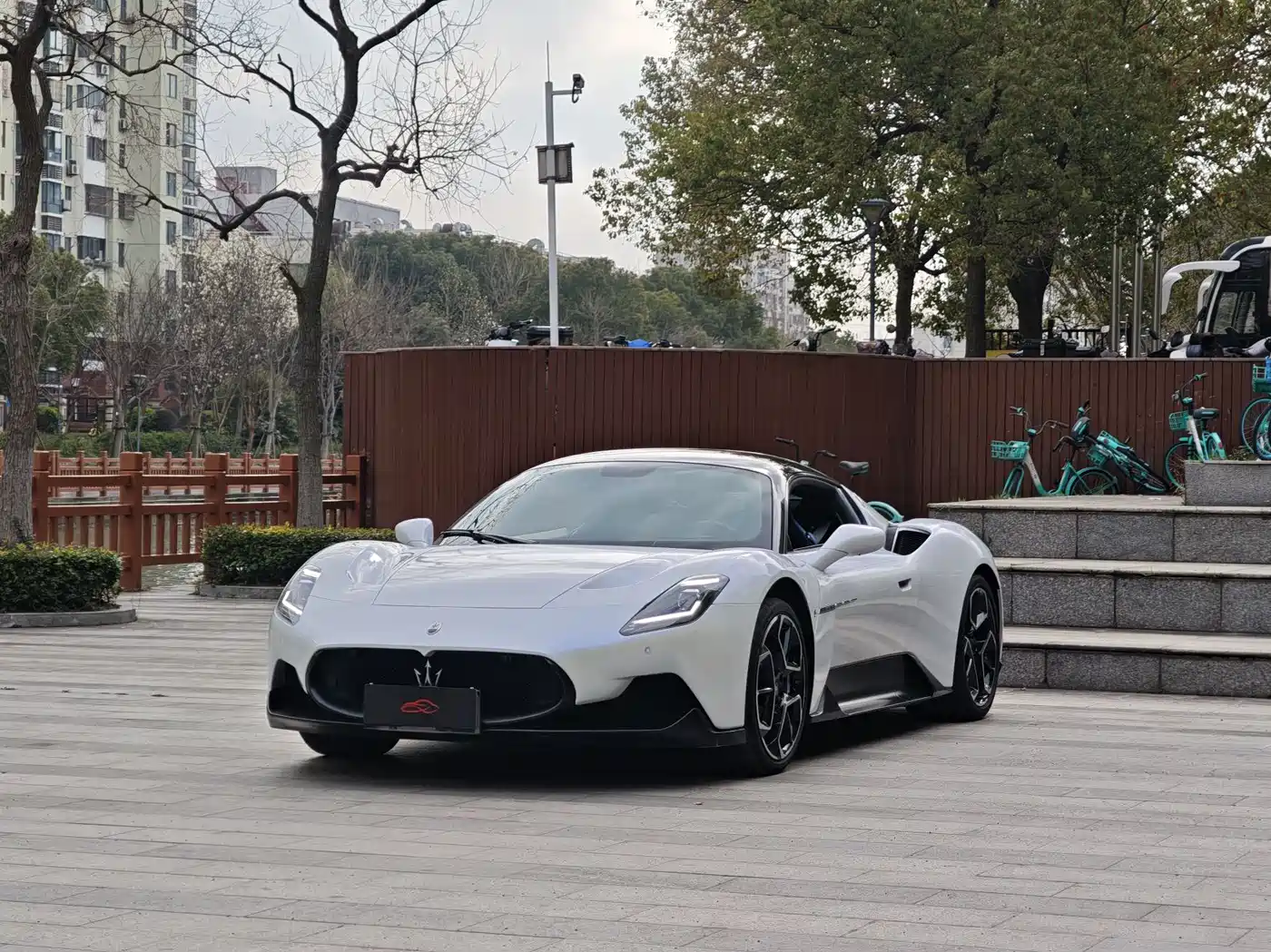MASERATI MC20