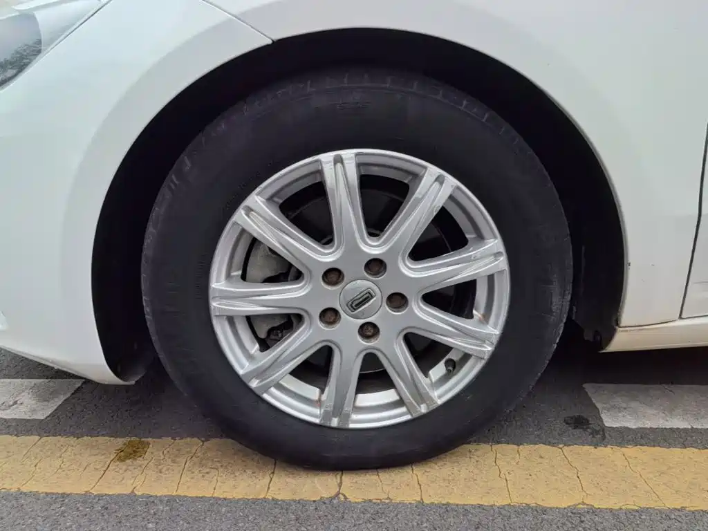 Qoros 3 2017 2017 Sedan 1.6L Automatic Zhiyue