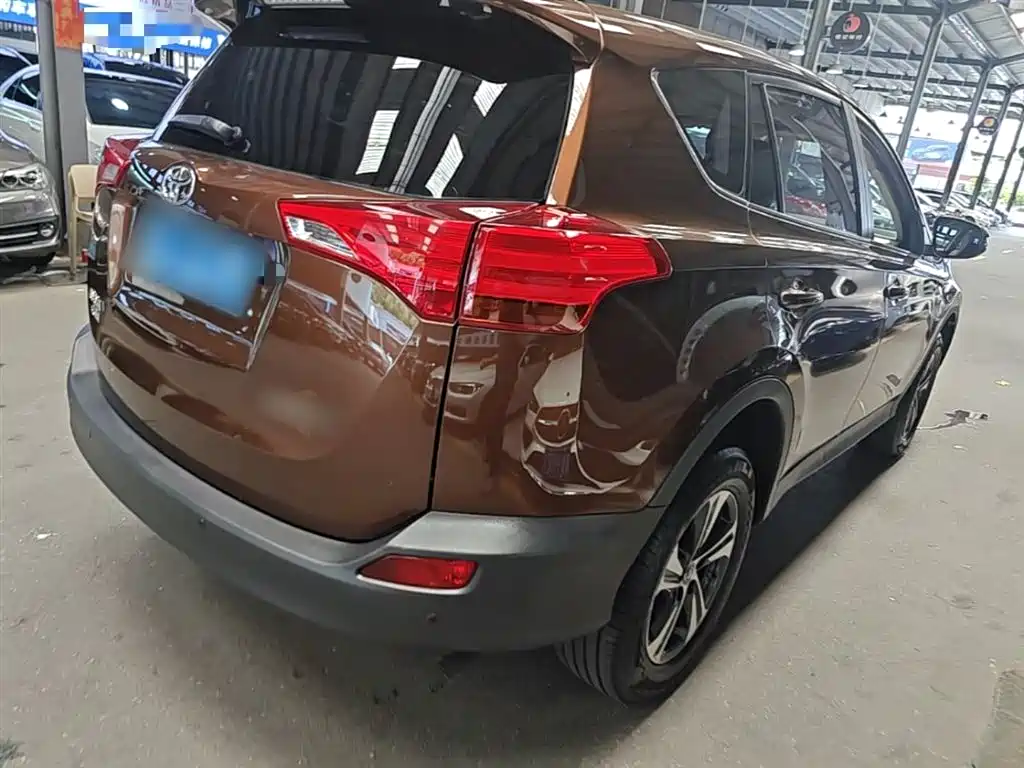 Toyota RAV4 Rongfang 2015 2.0L CVT 2WD Trend Edition фото 7