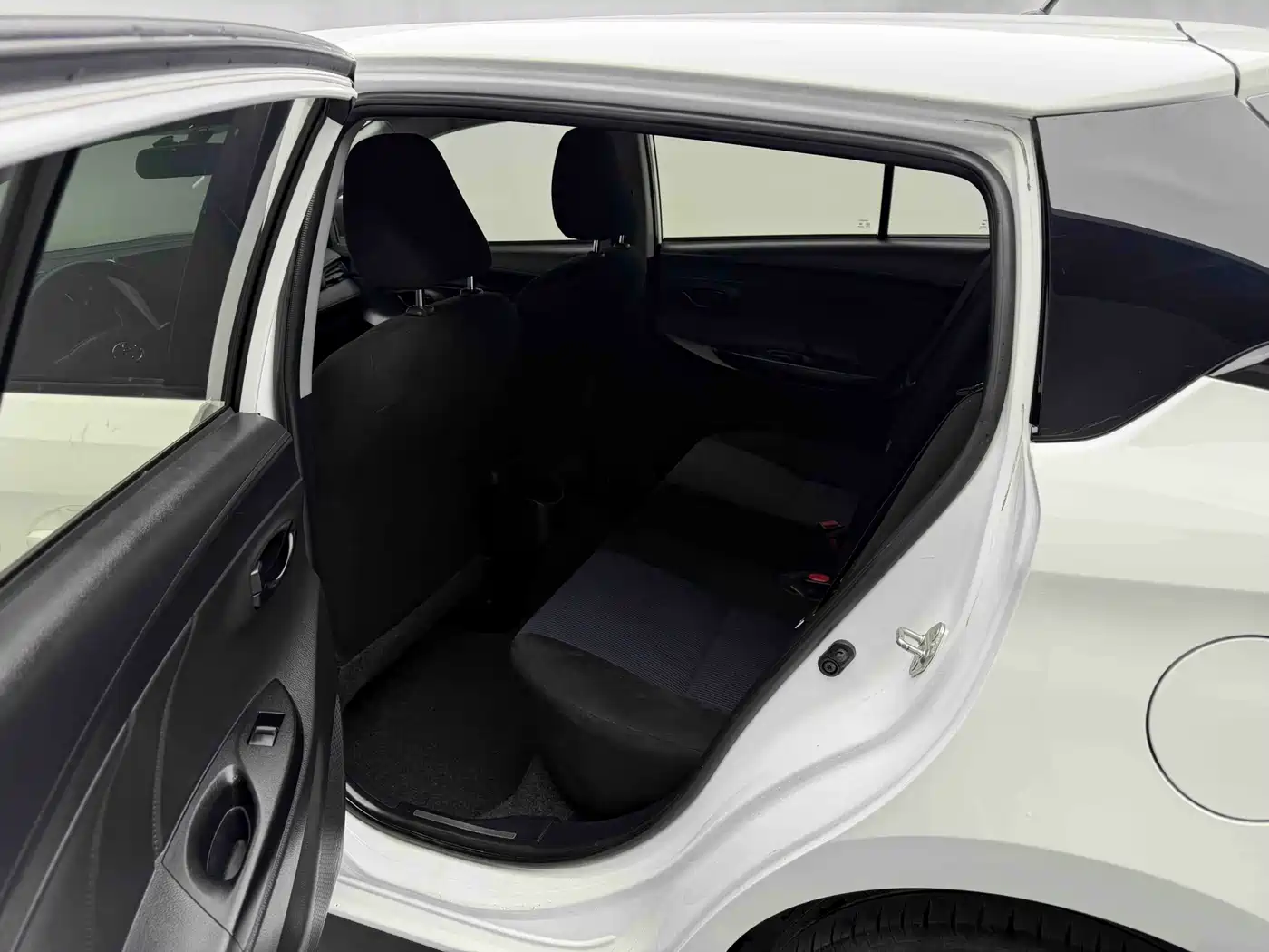 Toyota YARiS L Zhi Xuan 2019 1.5E CVT MeiDong Edition China VI фото 14