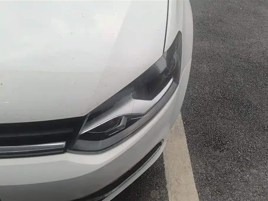 Volkswagen Polo 2016 1.4L Automatic Trend фото 4