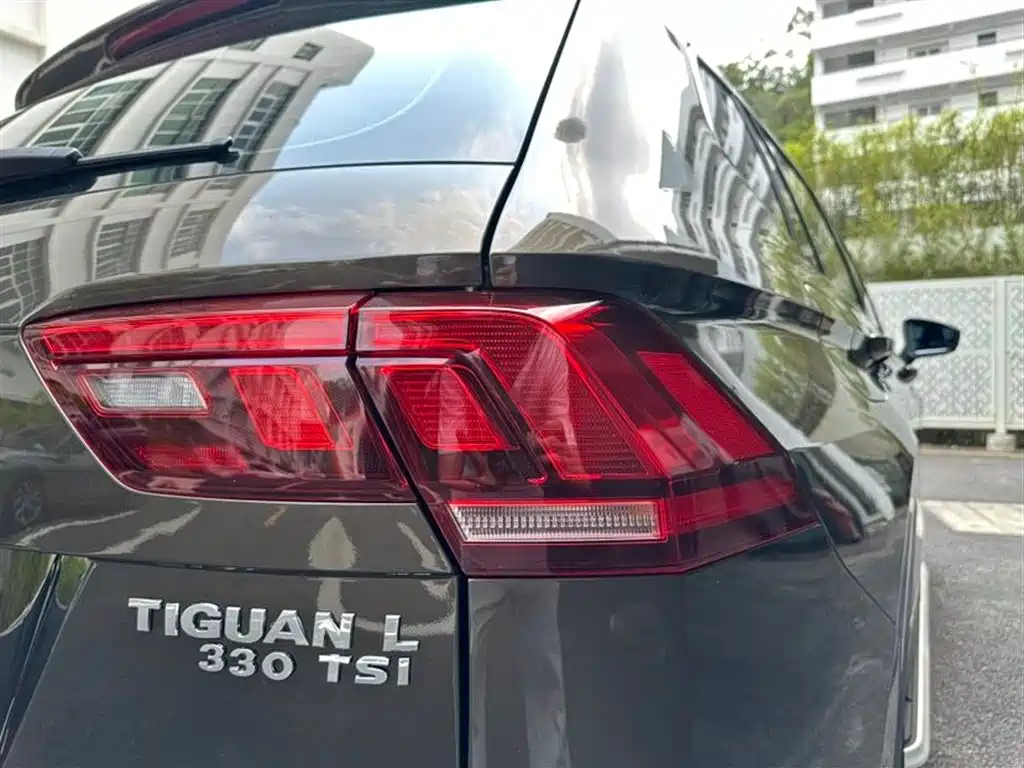 Volkswagen Tiguan L 2017 330TSI Automatic 2WD Luxury Edition фото 17