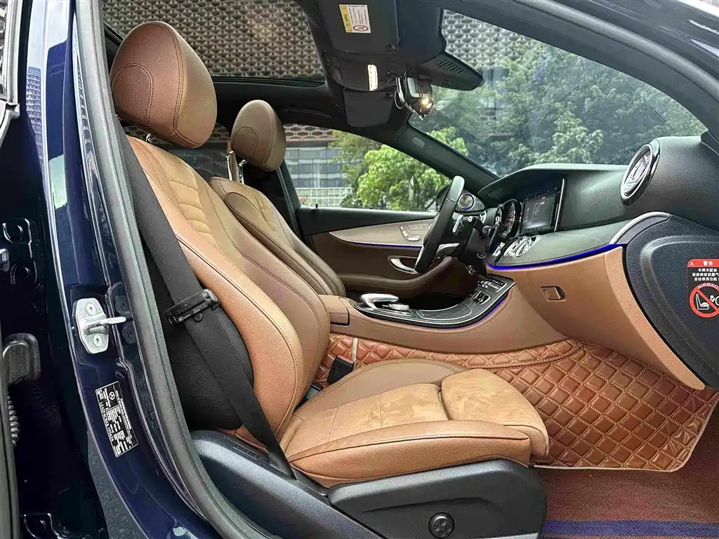 Фото 6 - Mercedes-Benz E-Class