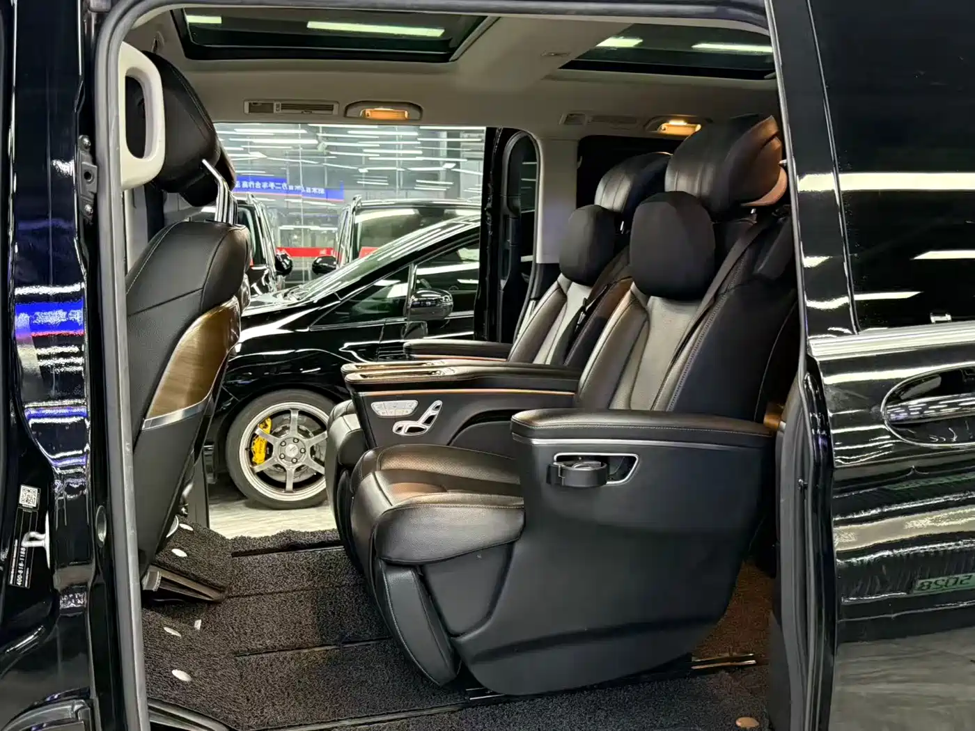 Mercedes-Benz V-Class 2021 V 260 Premium Edition фото 6