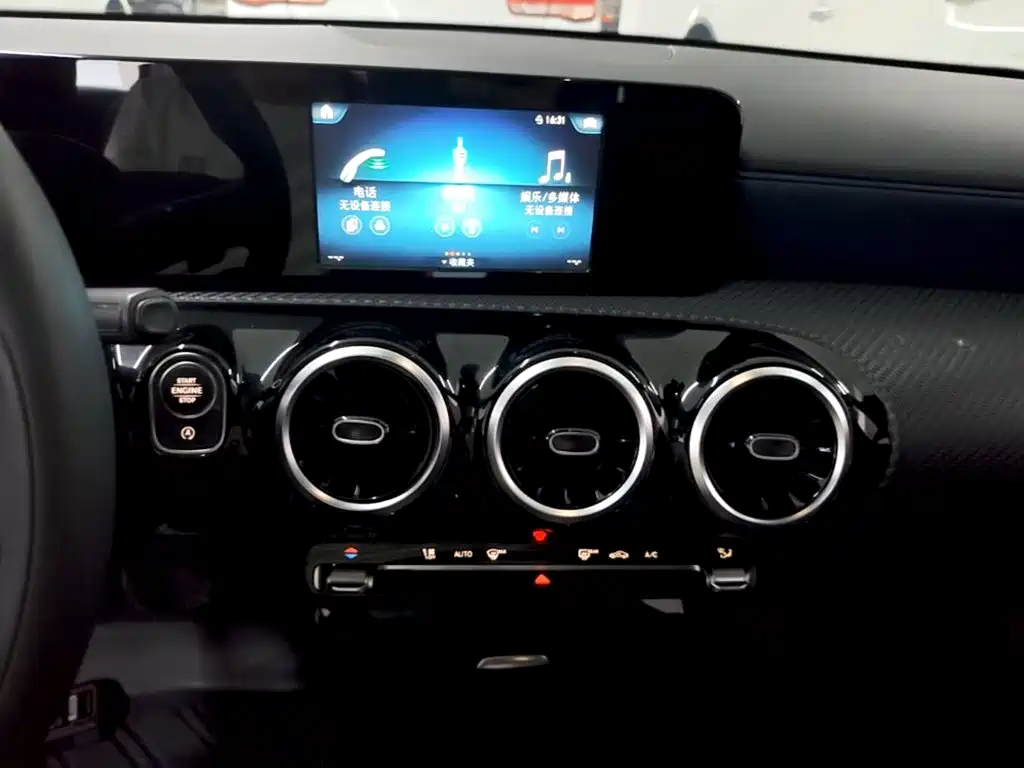 صورة 13 - Mercedes-Benz A-Class