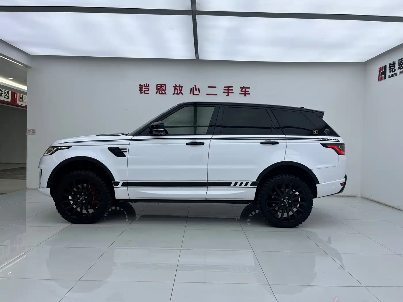 Land Rover Range Rover Sport 2018 3.0 SC V6 Fashion Genesis DYNAMIC фото 4