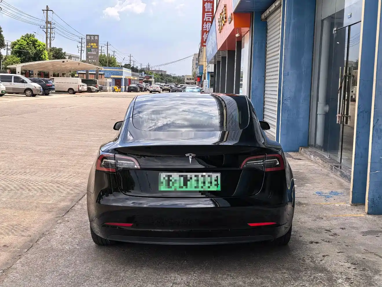 Фото 4 - Tesla Model 3