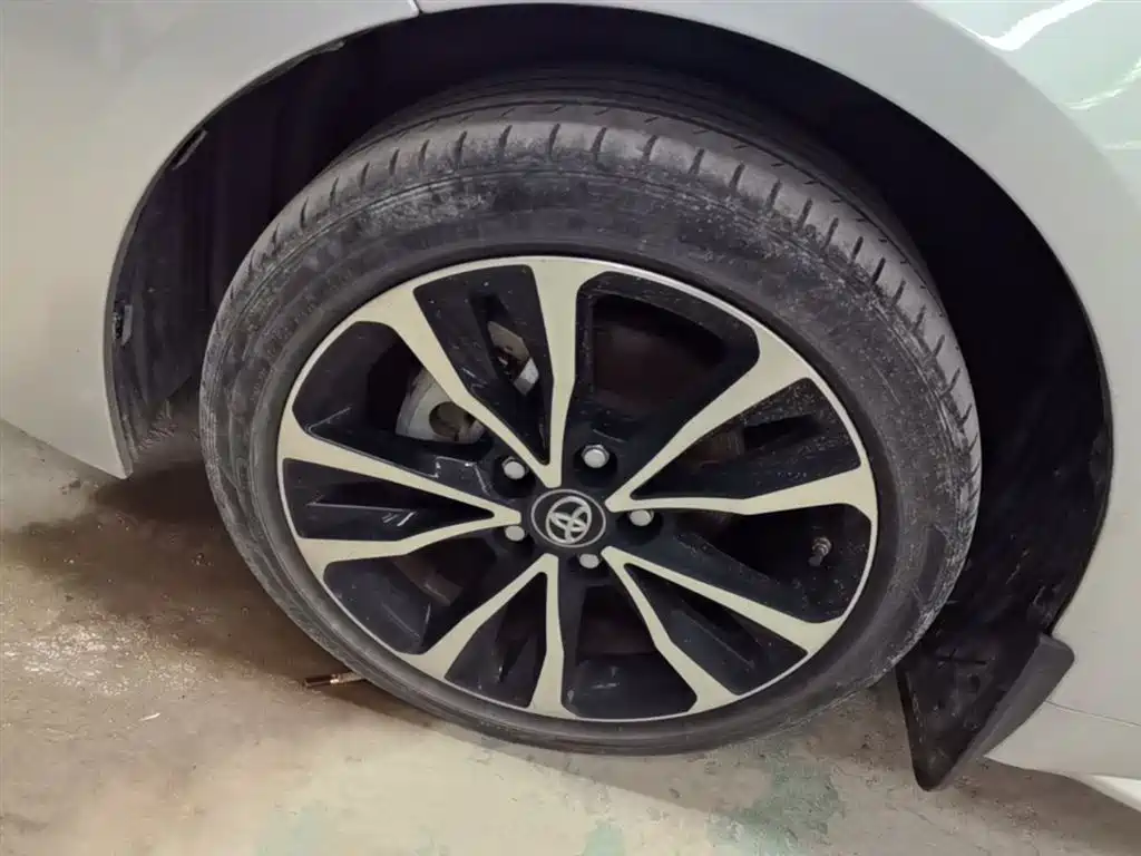 Toyota Levin 2021 Dual Engine 1.8H E-CVT Sport фото 23