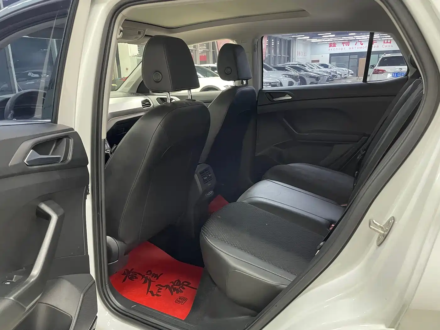 VOLKSWAGEN EXPLORING THE SHADOW