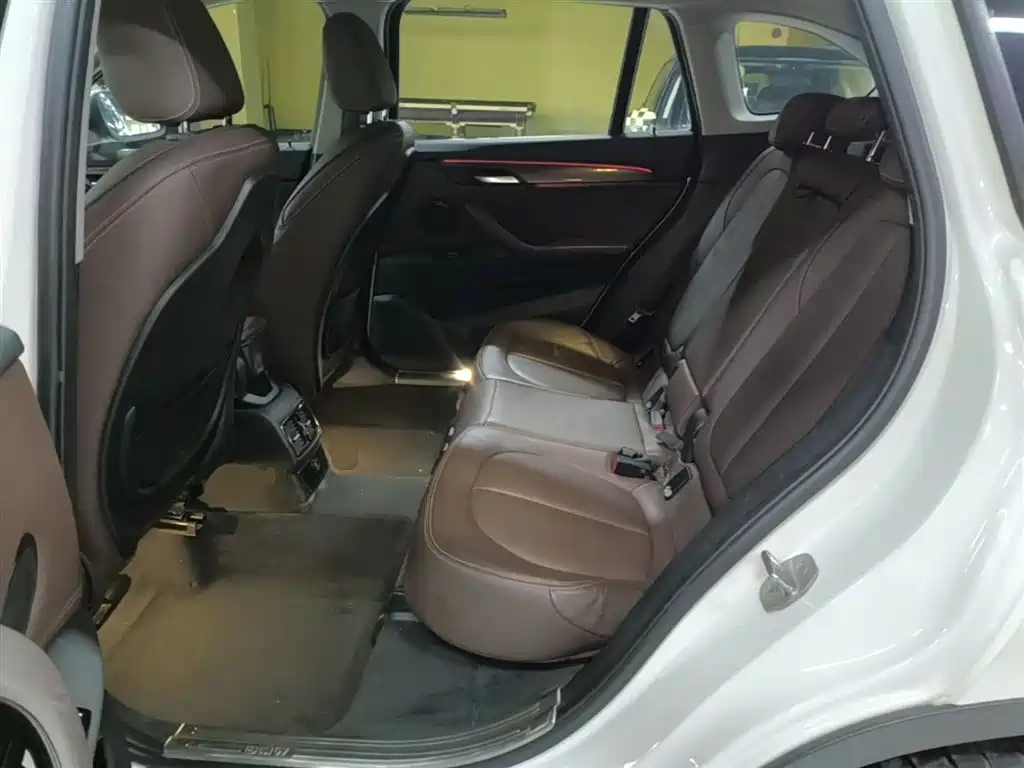 BMW X1 2016 xDrive20Li Luxury Model фото 17