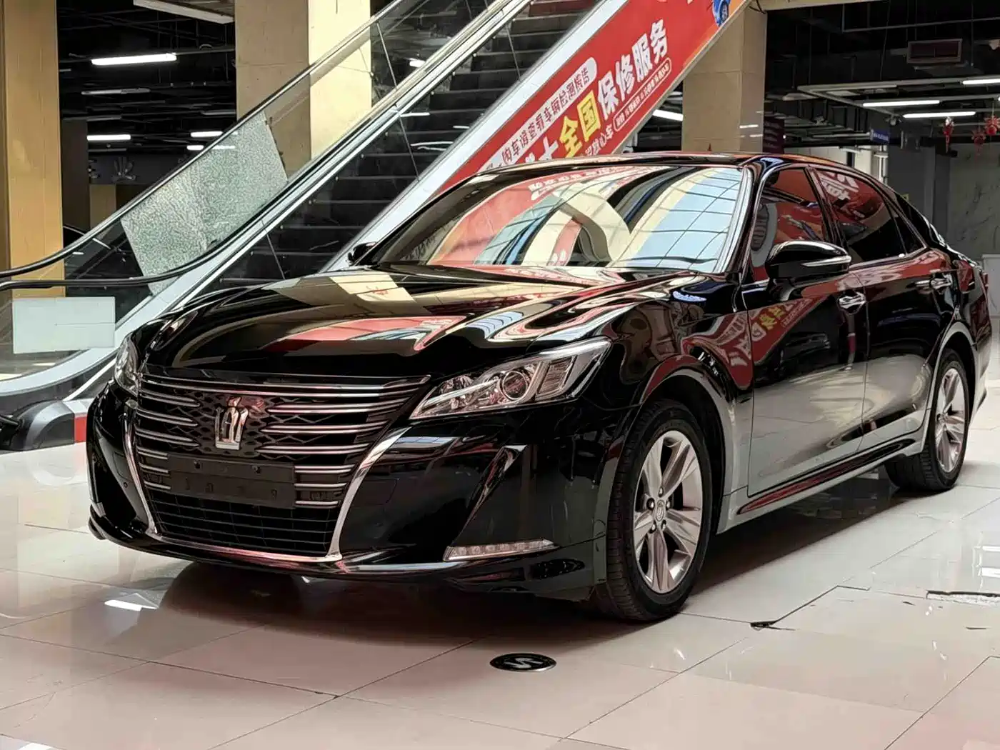 Toyota Crown 2015 2.0T Fashion фото 4