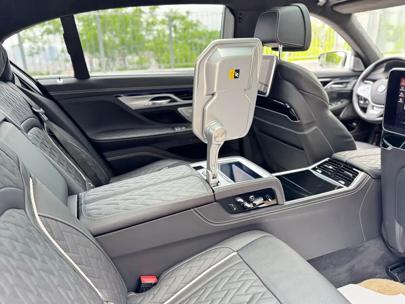 BMW 7 Series 2019 Facelift M760Li xDrive V12 Luxury Package фото 22