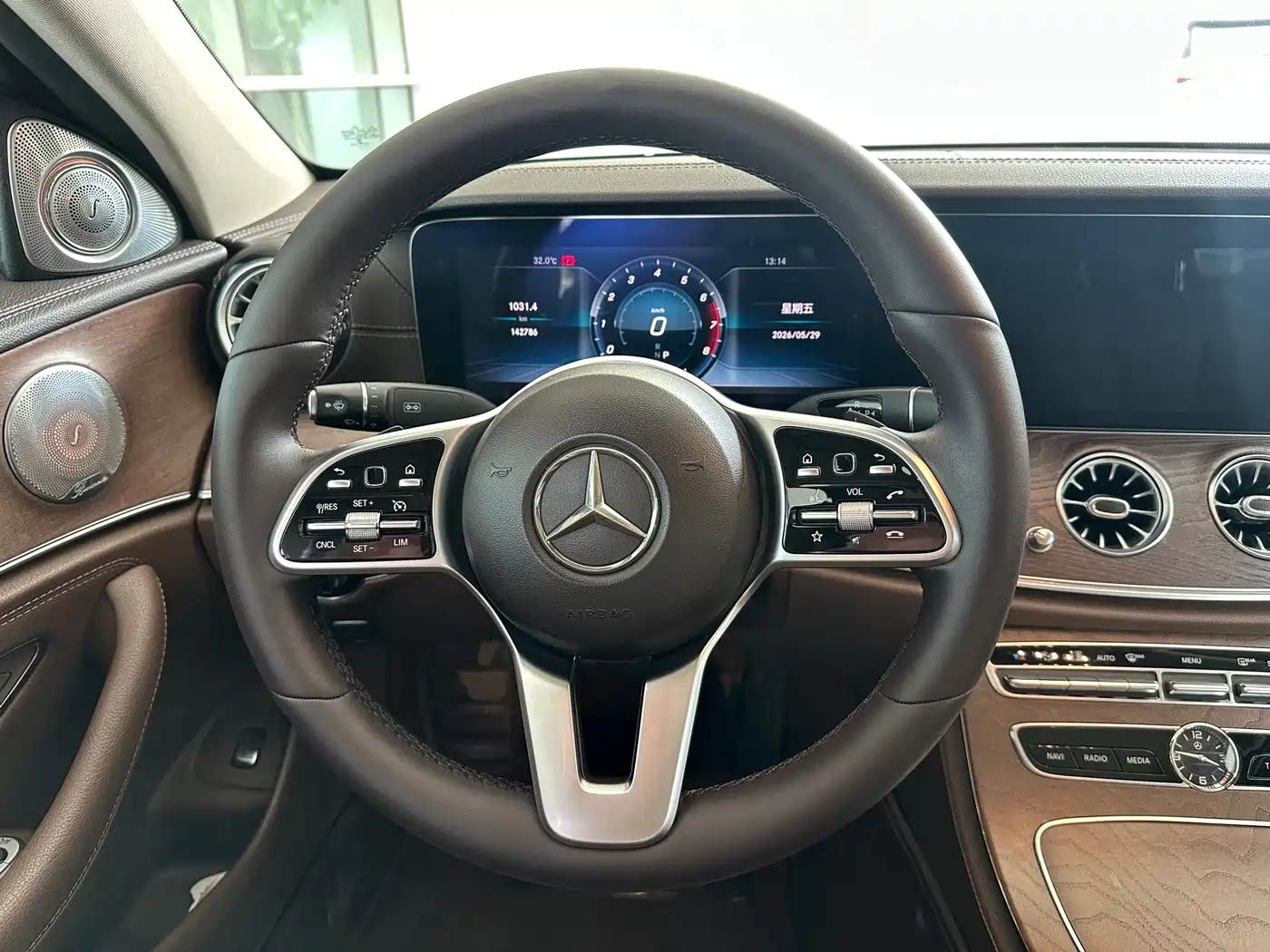 Mercedes-Benz E-Class 2019 Facelift E 300 L Luxury фото 12