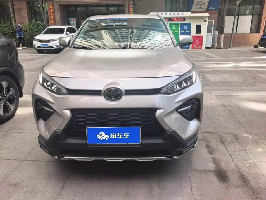 Toyota Wildlander 2021 2.0L CVT 4WD Luxury Edition фото 2