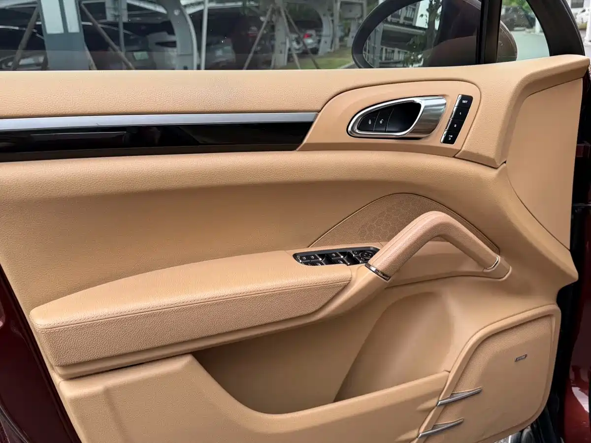 Porsche Cayenne 2011 Cayenne 3.0T фото 12