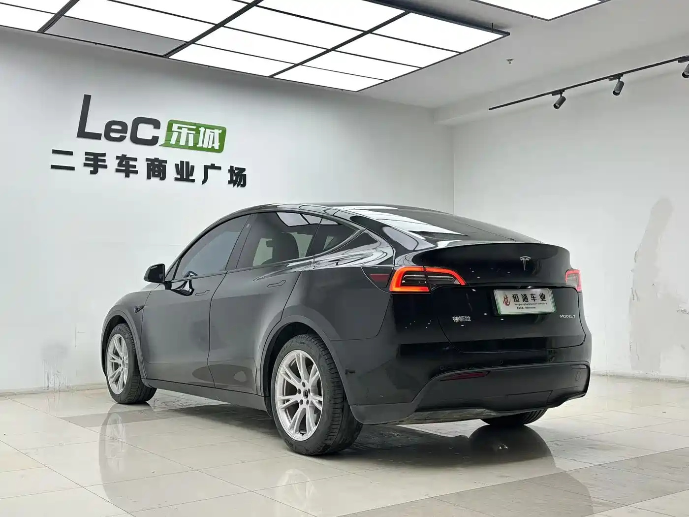 Tesla Model Y 2023 Rear-Wheel Drive Edition фото 6