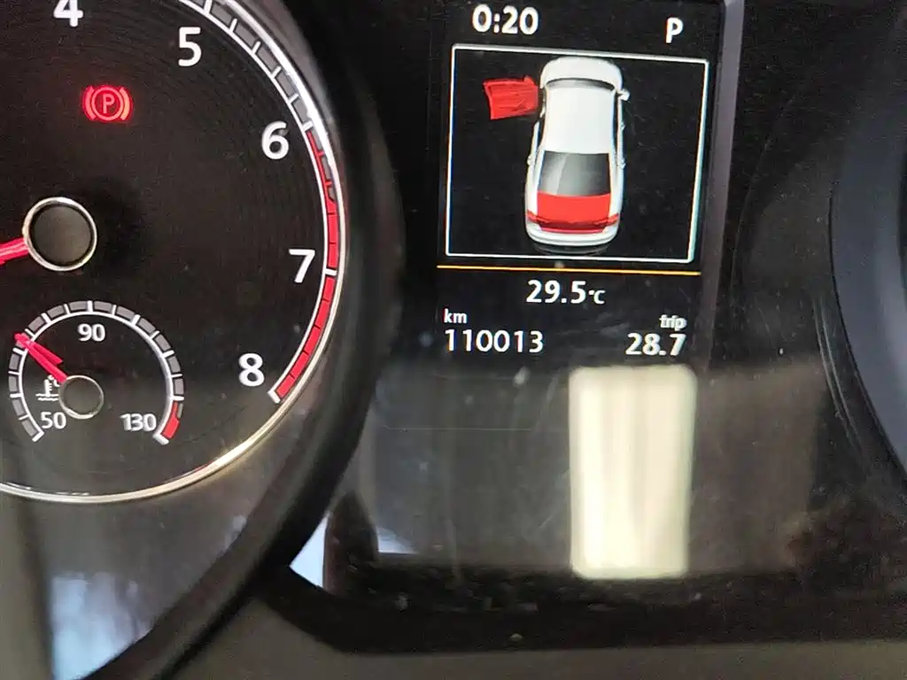 Volkswagen Passat 2017 330TSI DSG Luxury фото 19