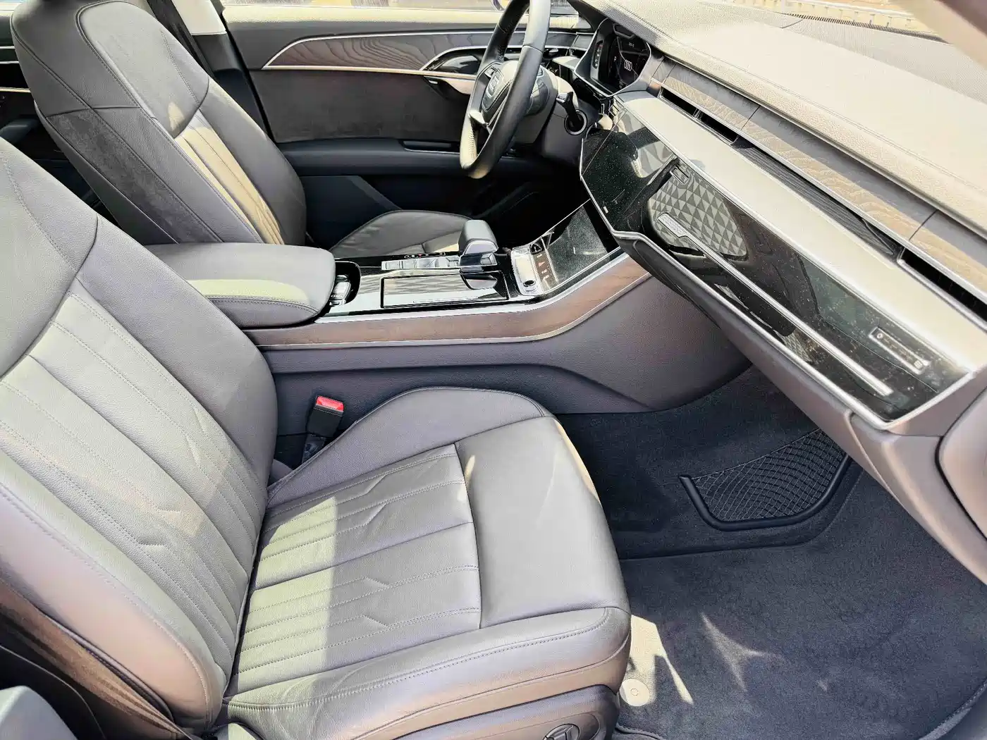 Audi A8 2018 A8L 55 TFSI quattro Launch Premium фото 9