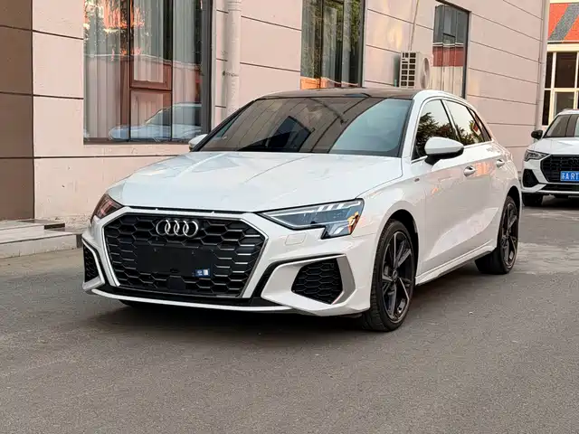 Audi A3 Рестайлинг, Sportback 35 TFSI, Стиль Спорт