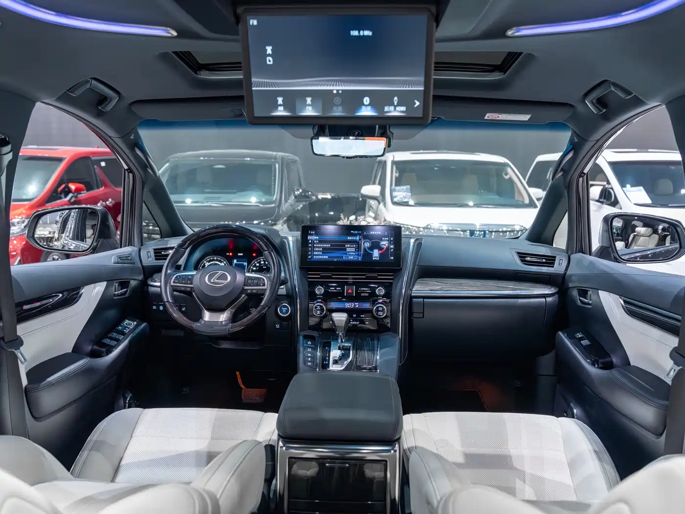 Lexus LM 2020 300h Seven-Seater Elegance Edition фото 6