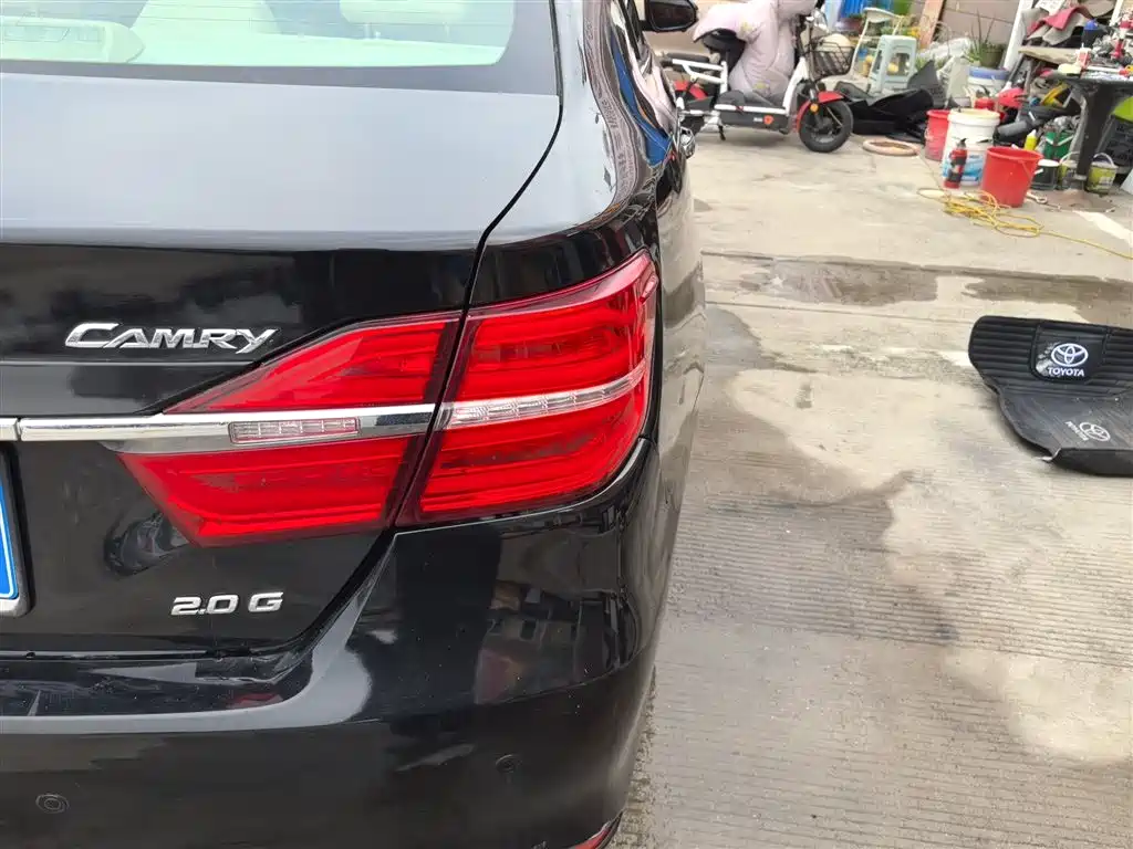Toyota Camry 2016 2.0G 10th Anniversary Leading Edition фото 8