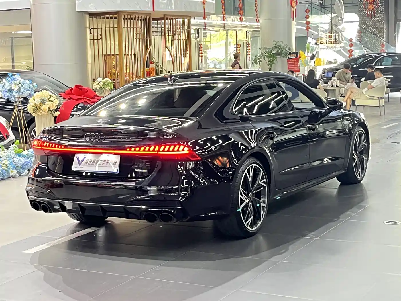 Audi A7L 2024 45 TFSI quattro S-line Black Warrior Edition фото 7