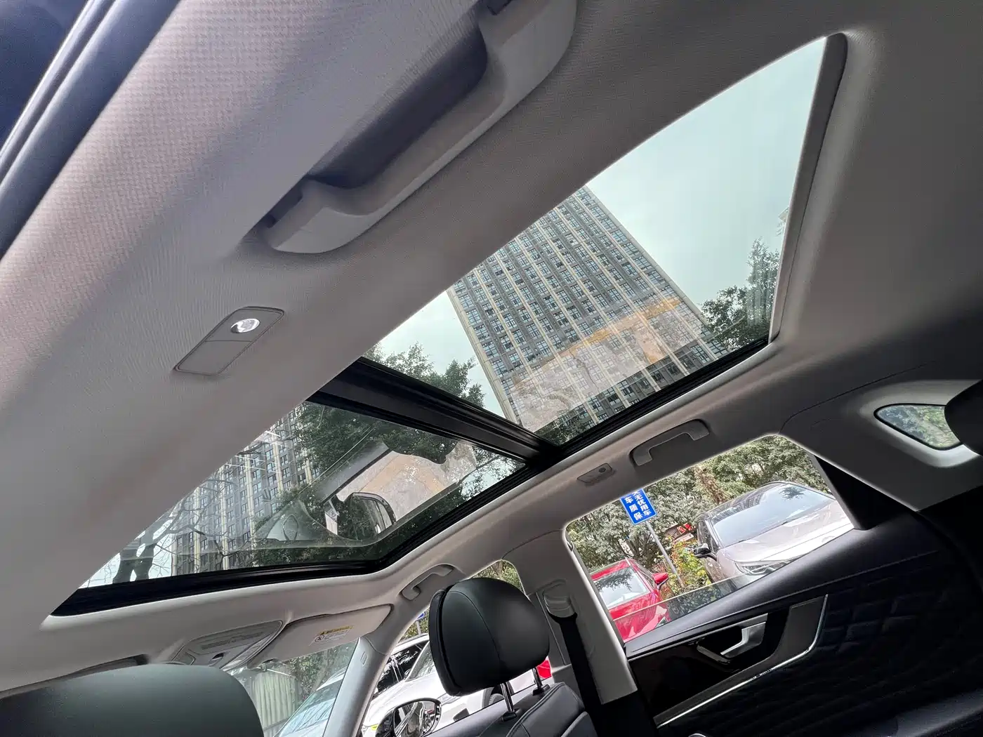 Hongqi HS5 2022 Facelift 2.0T Smart Flag Enjoyment Edition фото 20