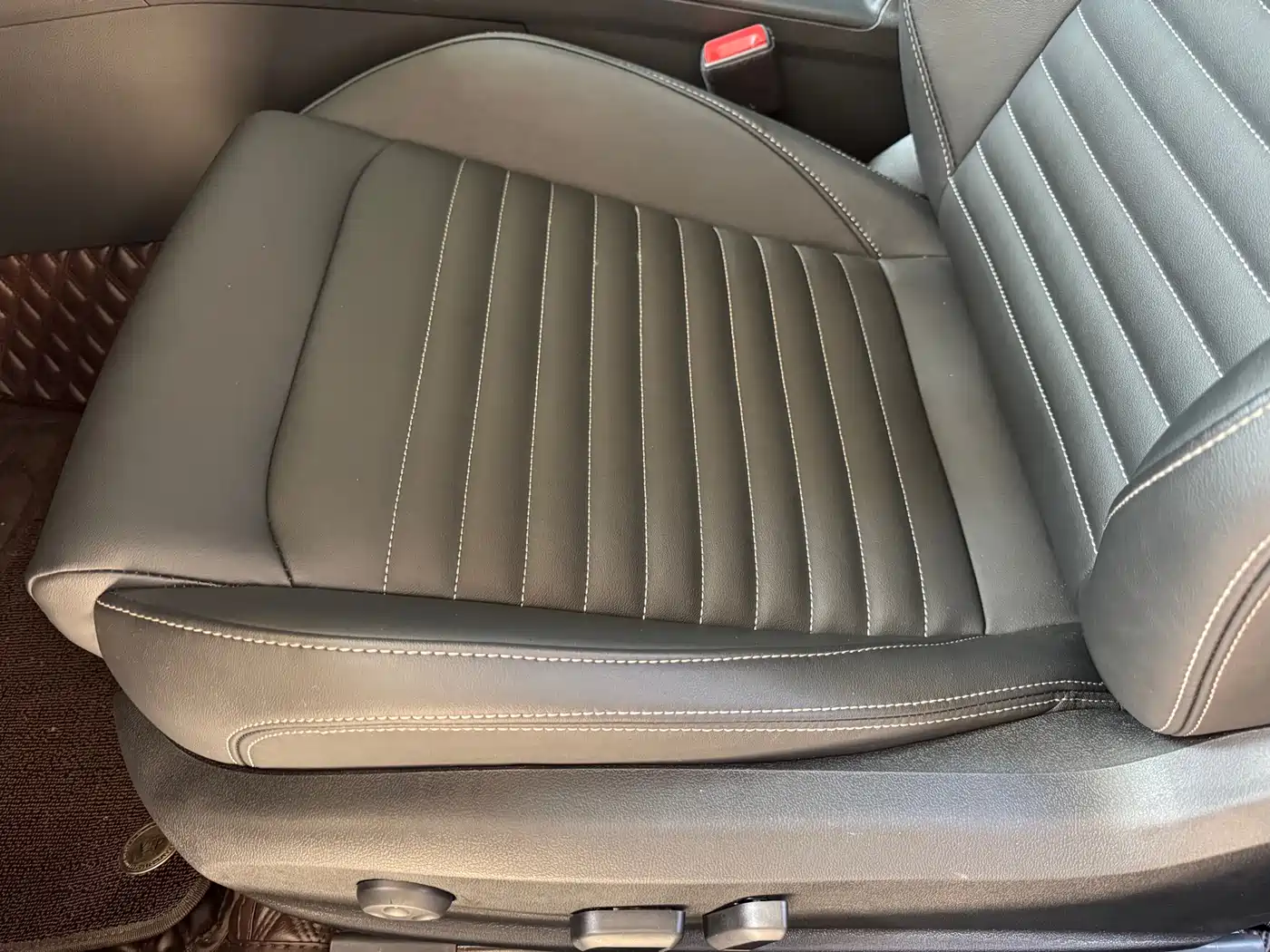 Volkswagen Magotan 2023 2 Million Units Commemorative Edition 280TSI DSG Comfort фото 14