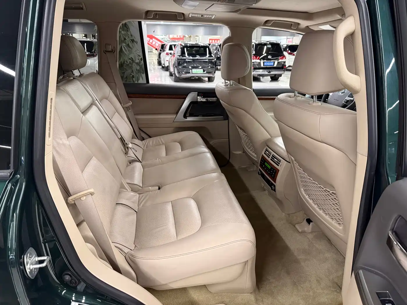 Toyota Land Cruiser 2012 4.6L Automatic VX-R фото 10