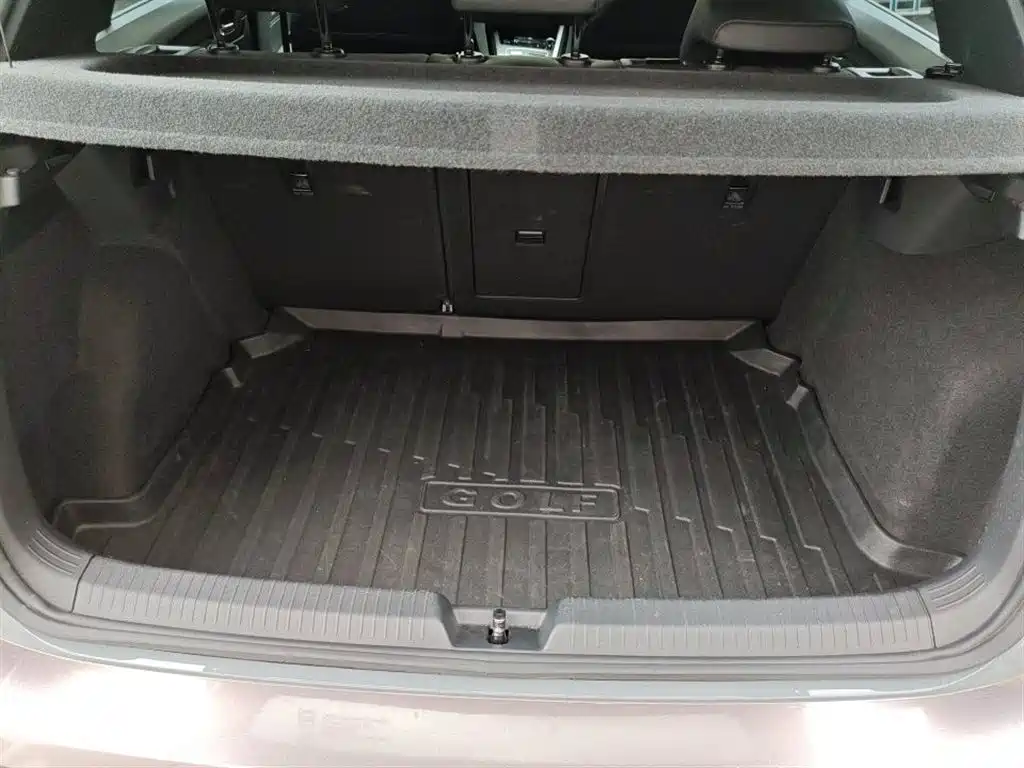 Volkswagen Golf 2023 Model 280TSI DSG R-Line фото 9