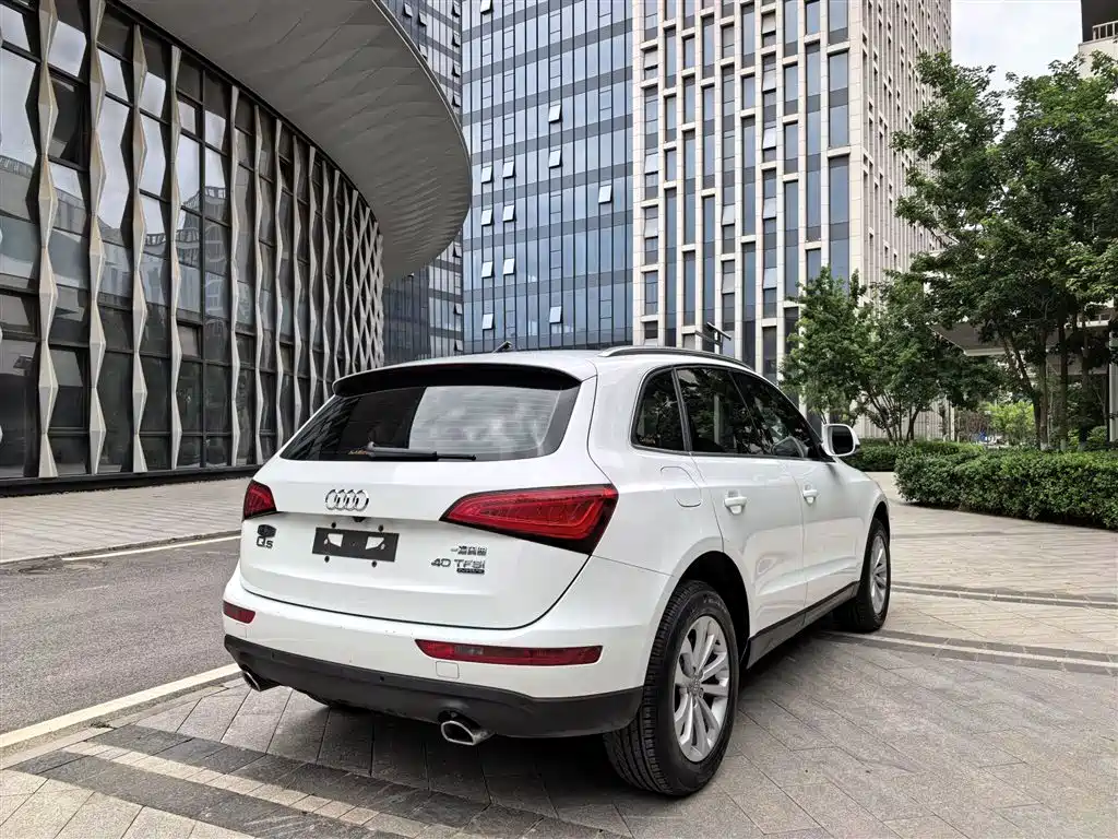 Audi Q5 2015 40 TFSI Technology фото 17