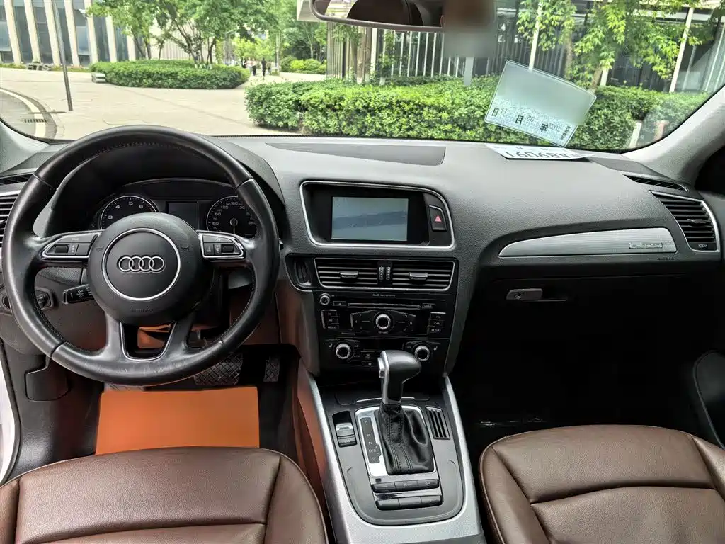 Audi Q5 2015 40 TFSI Technology фото 18